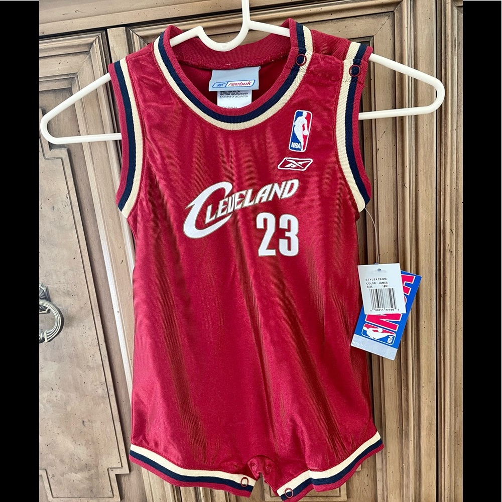 🆕 NWT Official NBA Lebron James 23 Onesie - 18 months